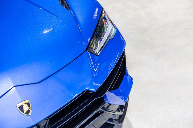 Used 2024 Lamborghini Urus Performante AWD/4WD image 10