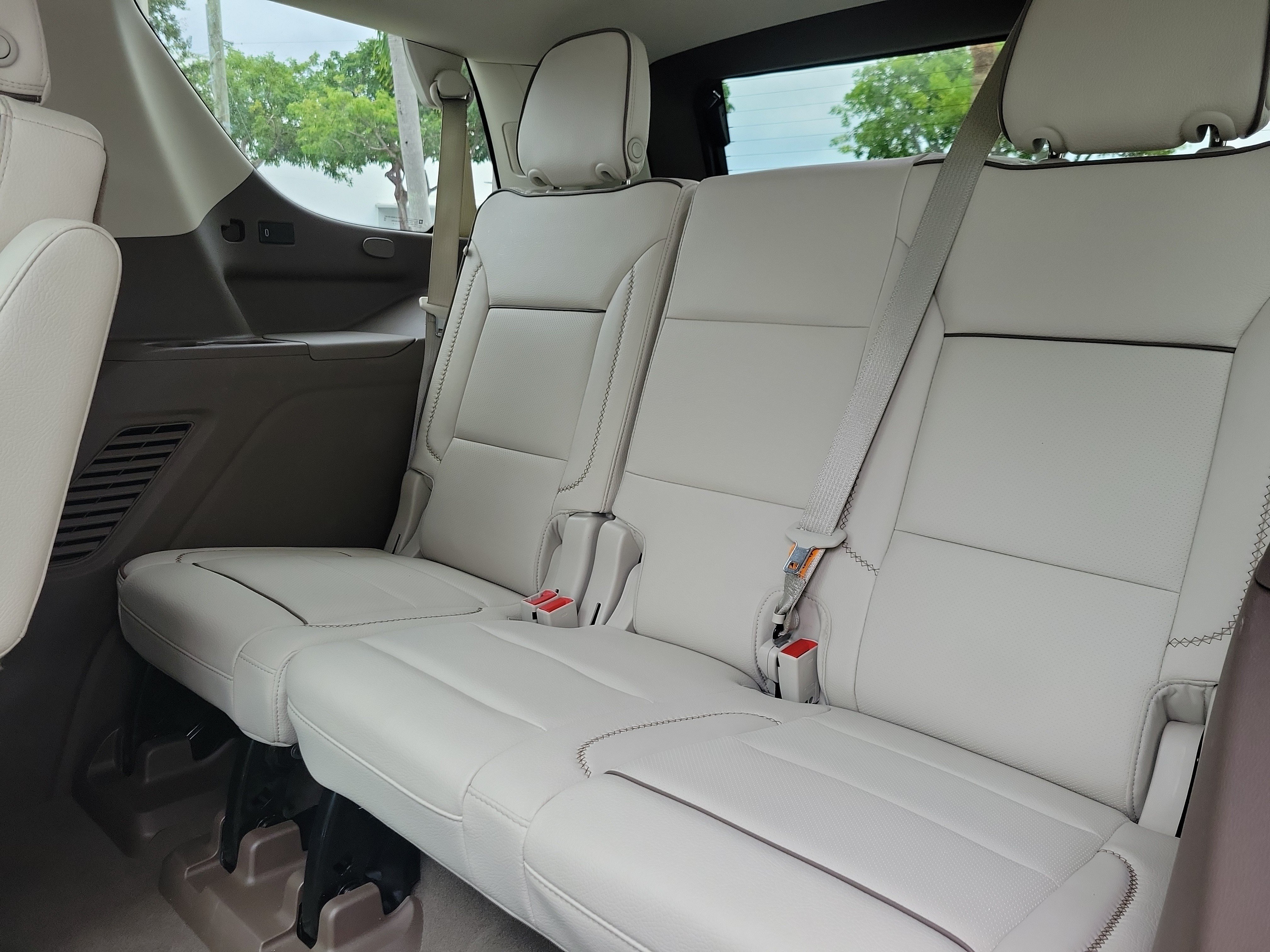 Used 2023 GMC Yukon Denali w/ Denali Reserve Package RWD image 12