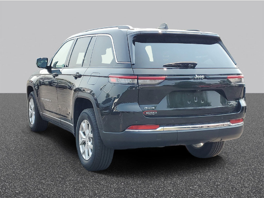 Used 2023 Jeep Grand Cherokee Limited AWD/4WD image 2