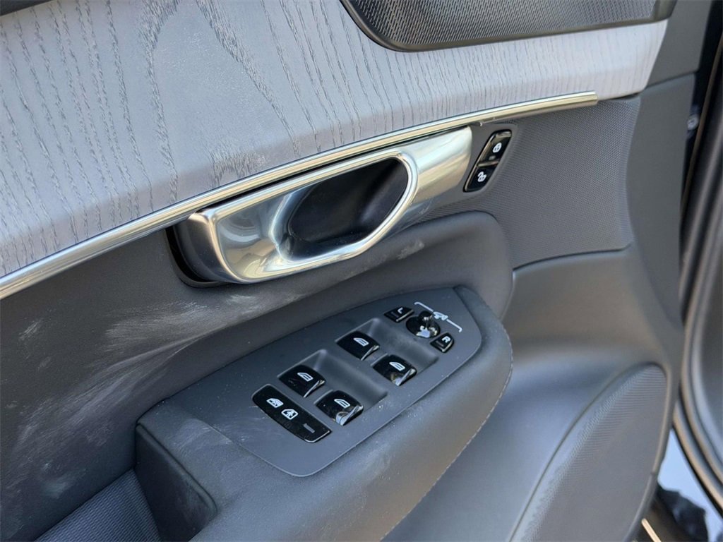 New 2026 Volvo XC90 B6 Ultra w/ Protection Package AWD/4WD image 17