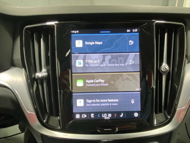 Certified 2025 Volvo S60 B5 Core image 18