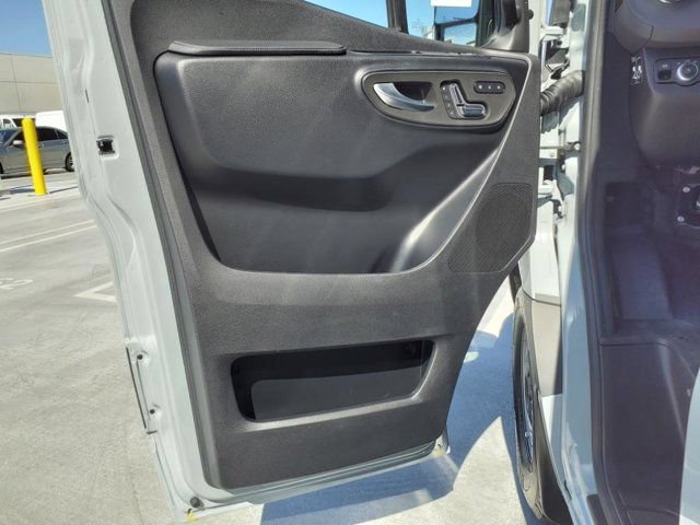 New 2024 Mercedes-Benz Sprinter 2500 image 12