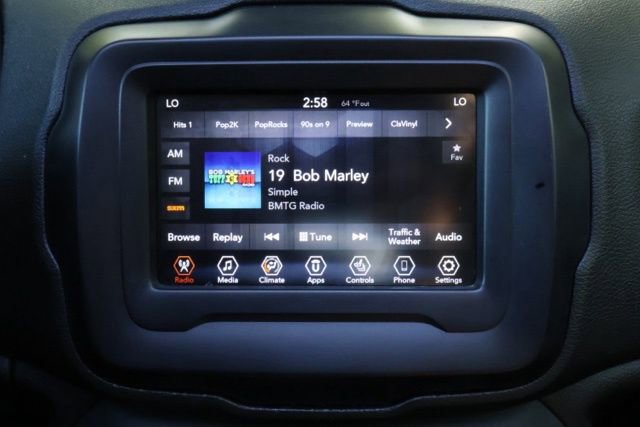 Used 2019 Jeep Renegade Latitude w/ Cold Weather Group image 18