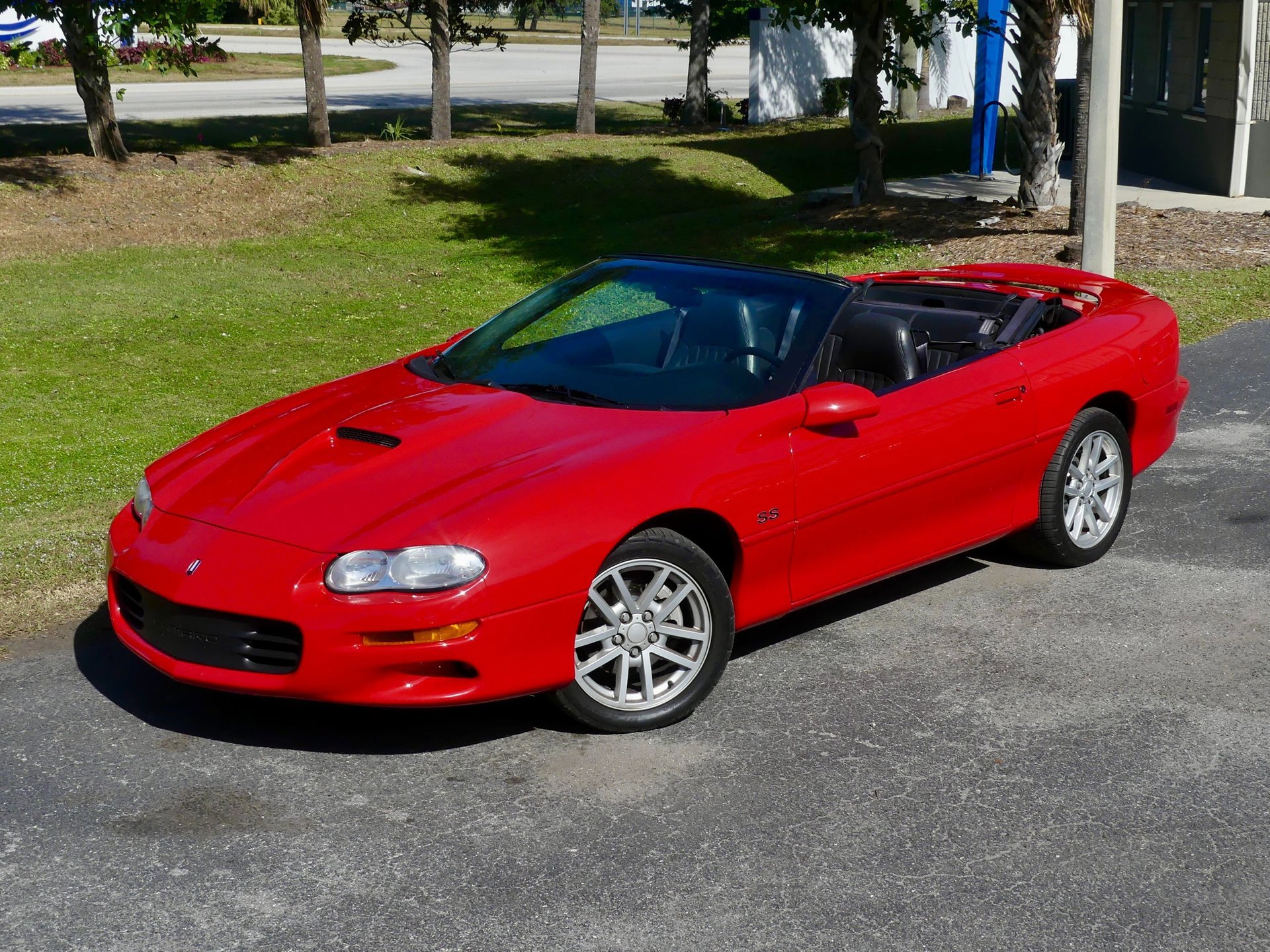Used 2000 Chevrolet Camaro Z28 w/ SS Performance/Appearance Pkg image 11