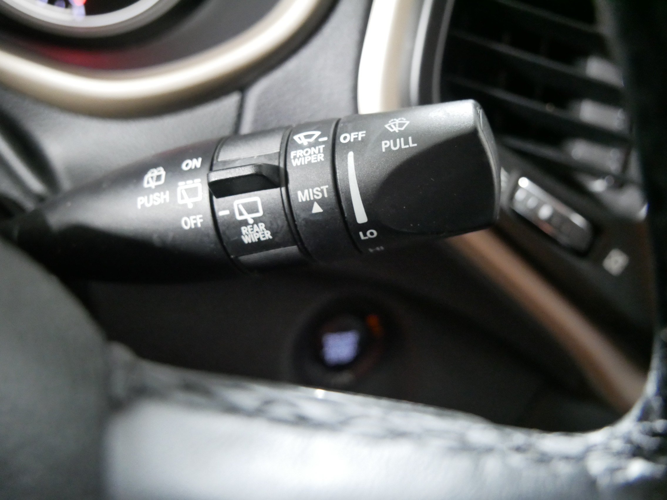 Used 2017 Jeep Cherokee Limited AWD/4WD image 32
