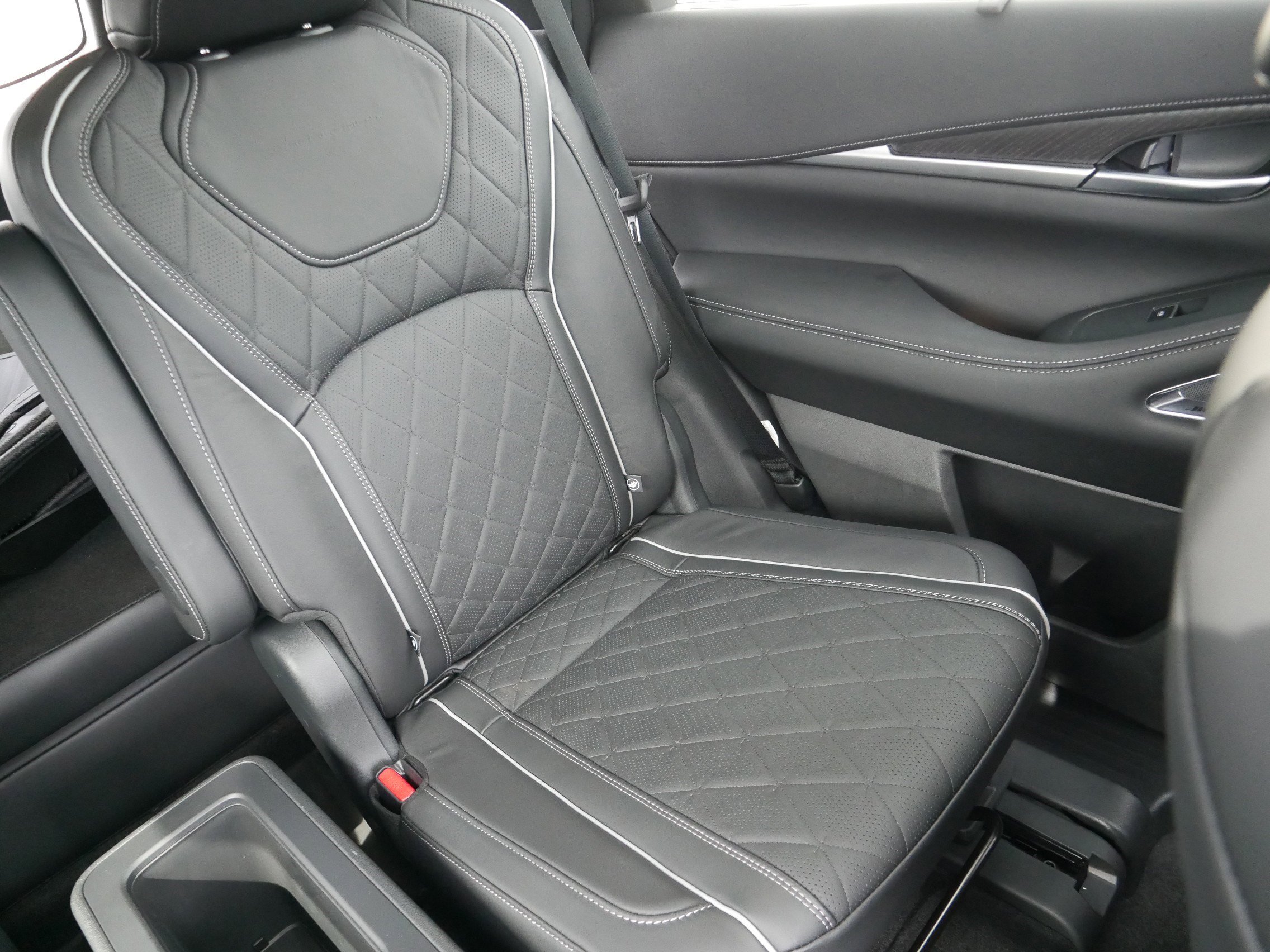 Certified 2025 INFINITI QX60 Autograph w/ Cargo Package image 14