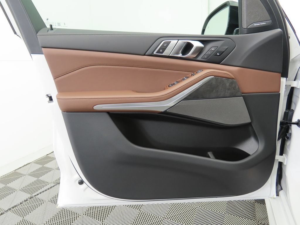 New 2026 BMW 840i Convertible RWD image 23