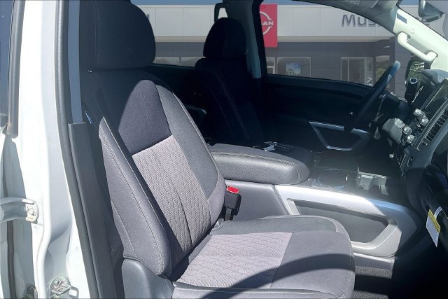 Used 2024 Nissan Titan SV w/ SV Convenience Package AWD/4WD image 30