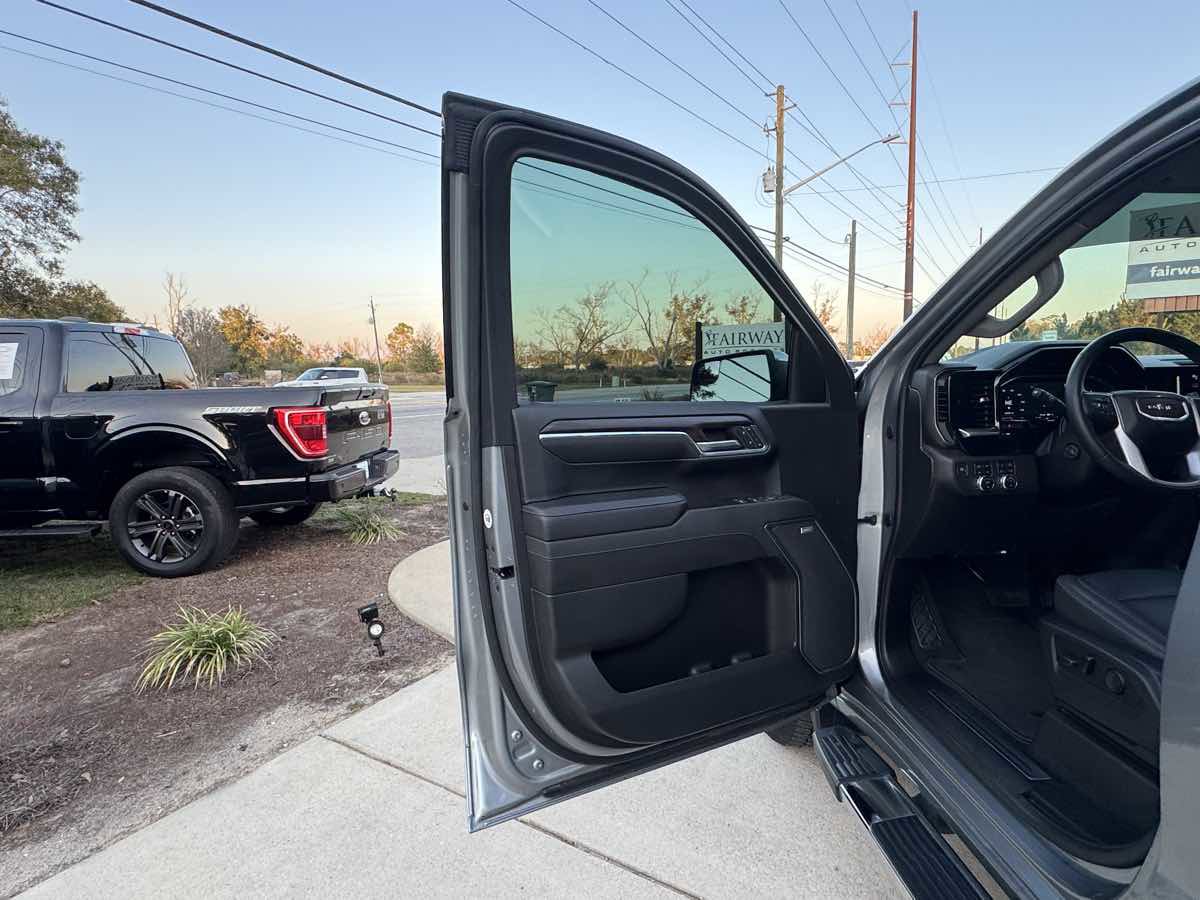 Used 2023 GMC Sierra 1500 SLT w/ SLT Premium Package image 32