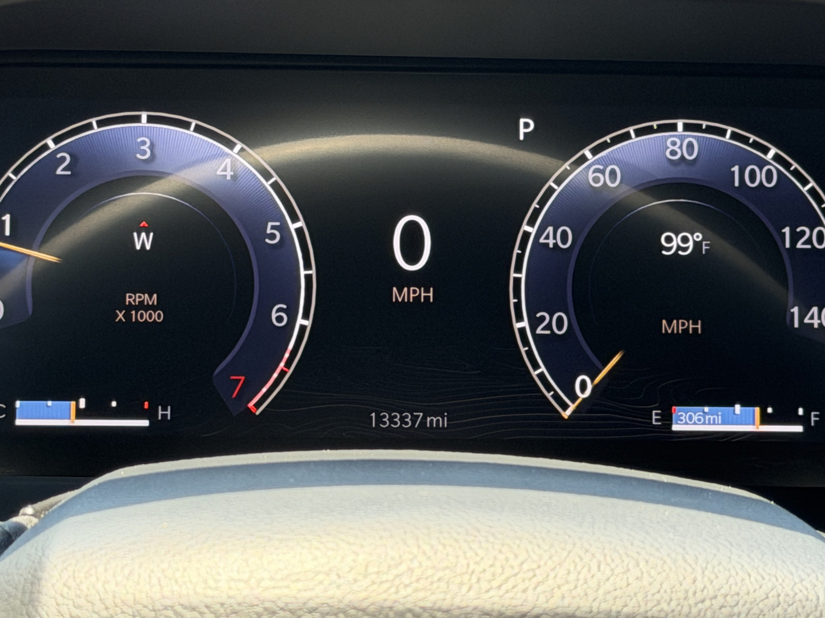 Used 2025 Jeep Grand Cherokee Altitude RWD image 16