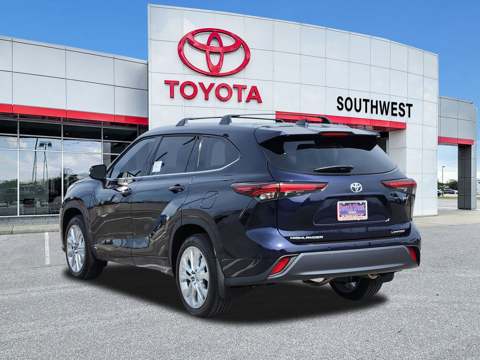 New 2026 Toyota Highlander Limited image 4