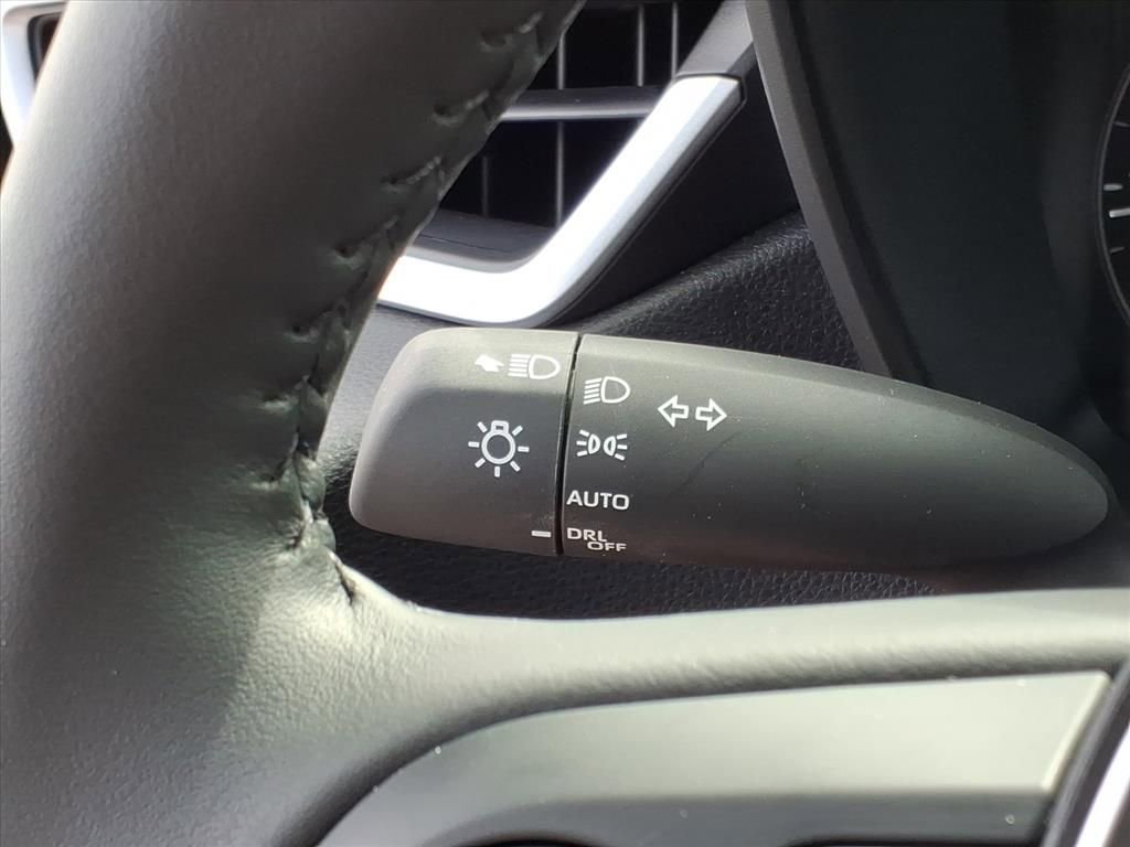 Certified 2025 Toyota Corolla SE image 17
