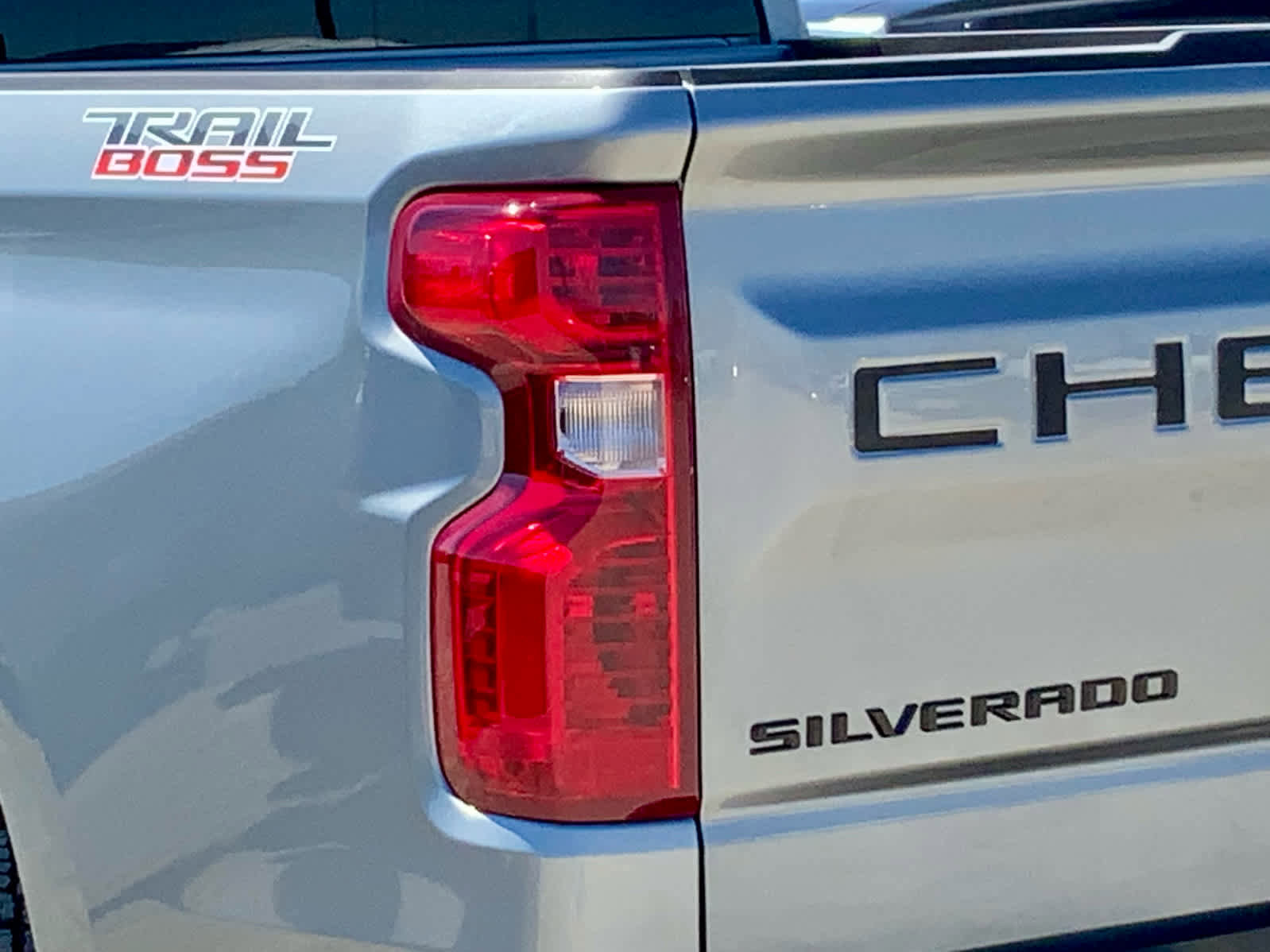 New 2026 Chevrolet Silverado 1500 Custom Trail Boss w/ LPO, Dark Essentials Package AWD/4WD image 15