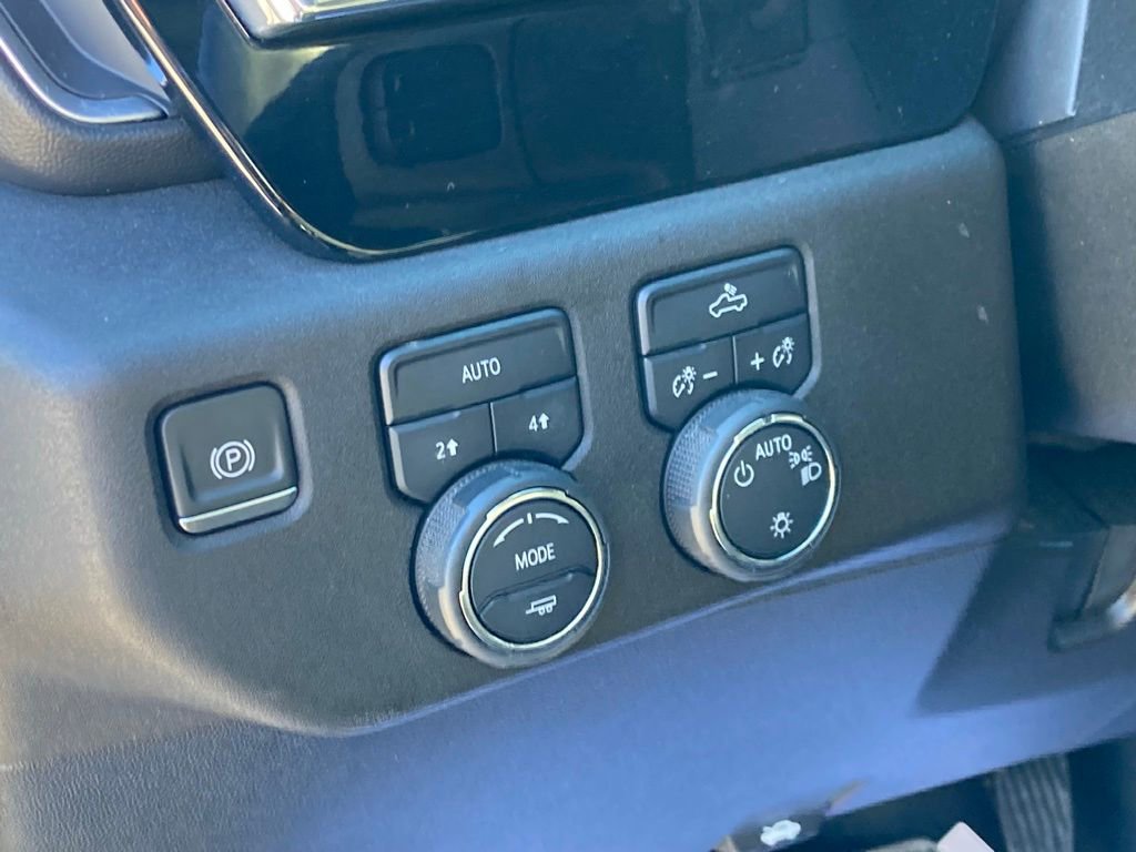 Used 2024 Chevrolet Silverado 1500 LT image 19