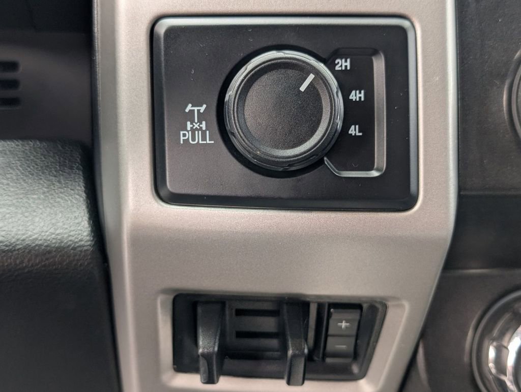 Certified 2021 Ford F250 Lariat w/ Chrome Package image 39