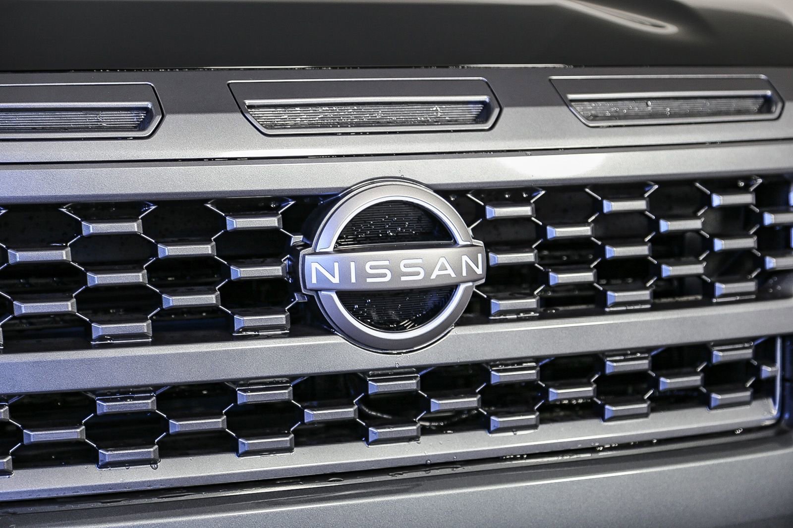 Certified 2025 Nissan Frontier SV image 3