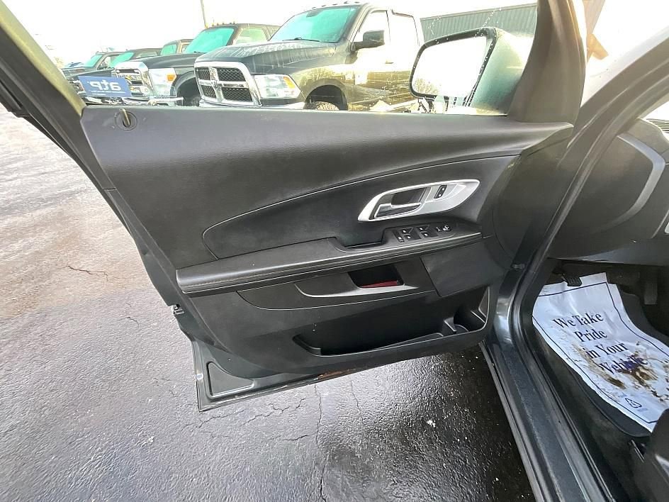 Used 2017 Chevrolet Equinox LS image 11