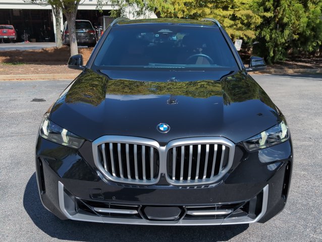 Used 2024 BMW X5 xDrive40i w/ Parking Assistance Package AWD/4WD image 2