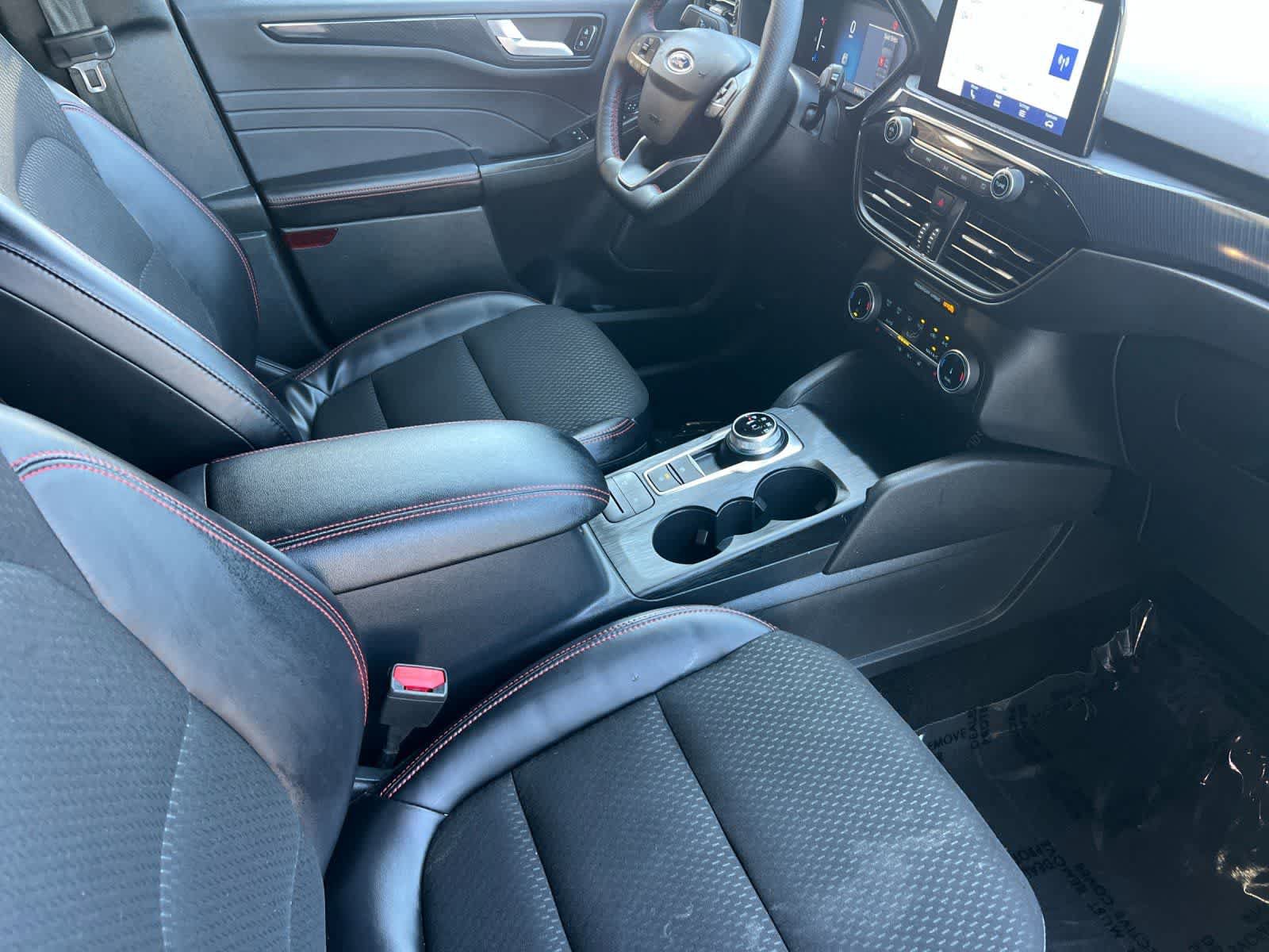 Used 2025 Ford Escape ST-Line Select AWD/4WD image 17