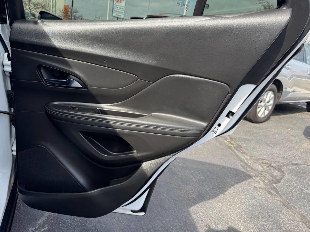 Used 2018 Buick Encore Preferred image 40