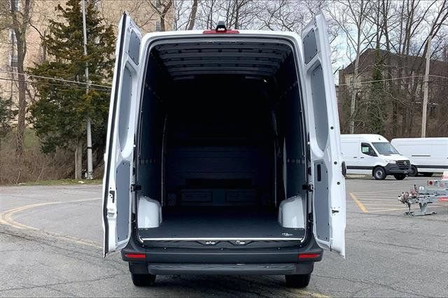 New 2026 Mercedes-Benz Sprinter 2500 image 4