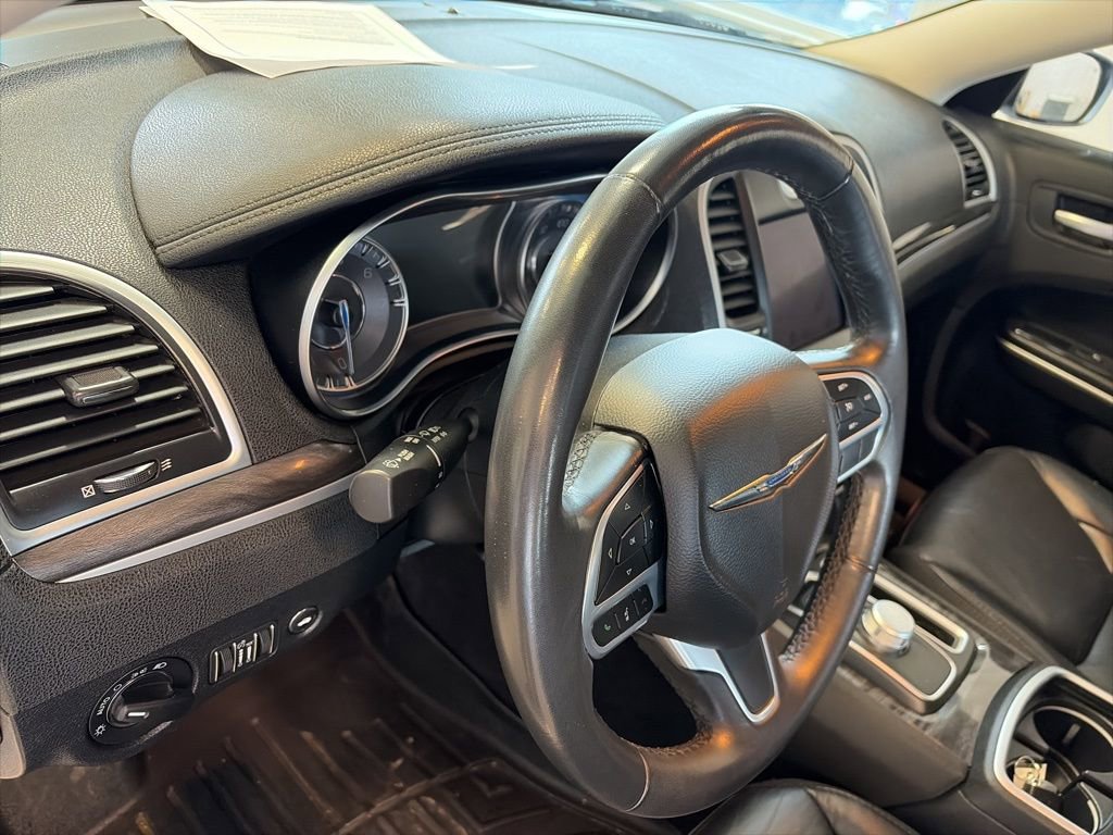 Used 2020 Chrysler 300 Touring L w/ Quick Order Package 2EF image 24