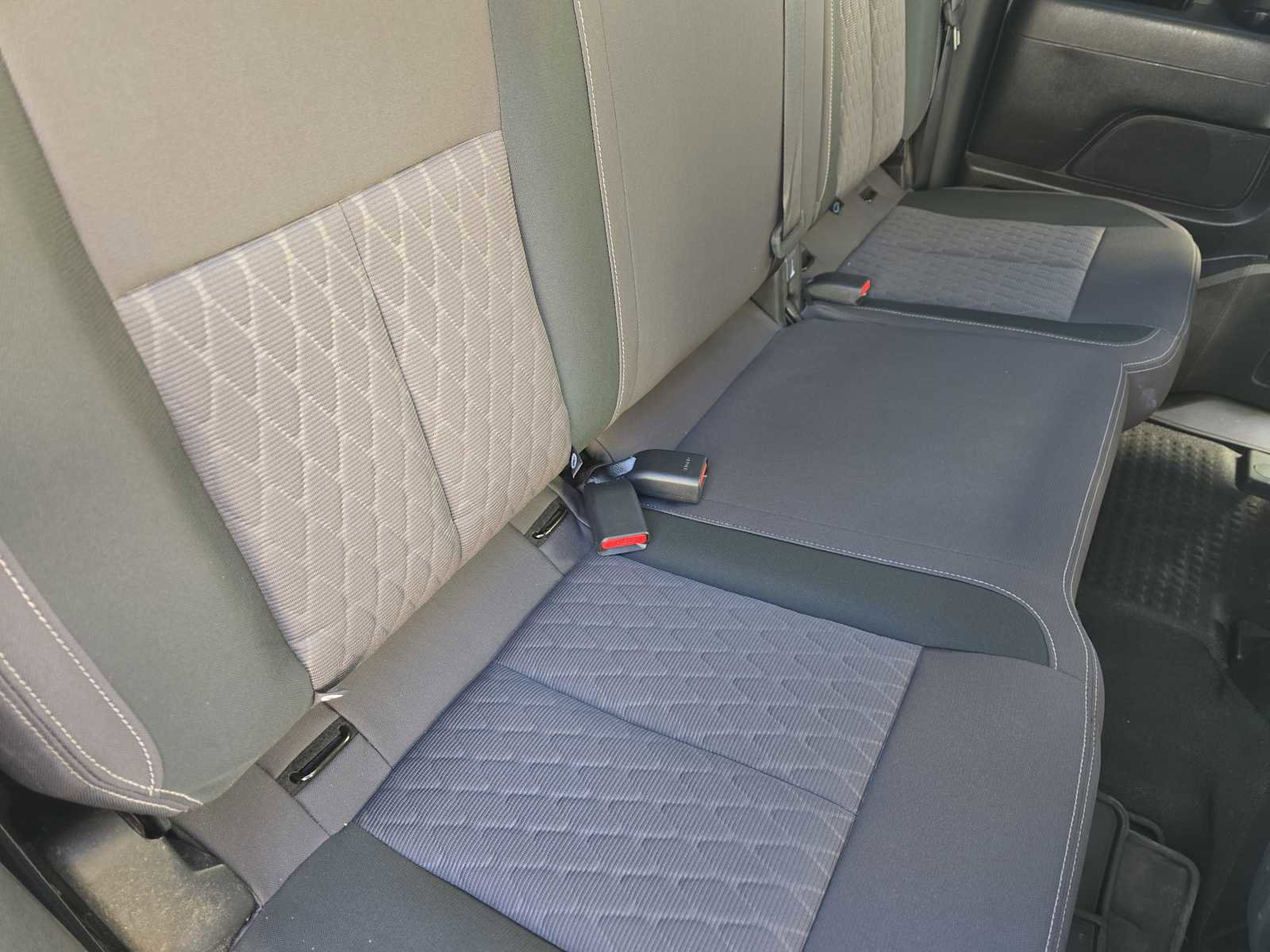 Used 2022 Nissan Titan S image 22