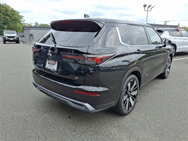 New 2025 Mitsubishi Outlander SE image 4