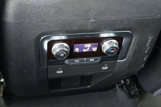 Used 2024 GMC Yukon SLT image 42