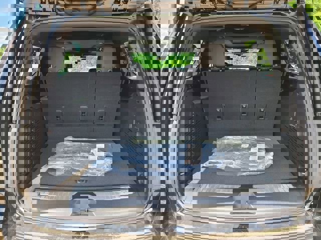 New 2025 Chevrolet Suburban High Country image 43