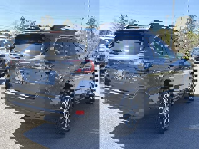 Used 2025 Subaru Outback Premium image 3