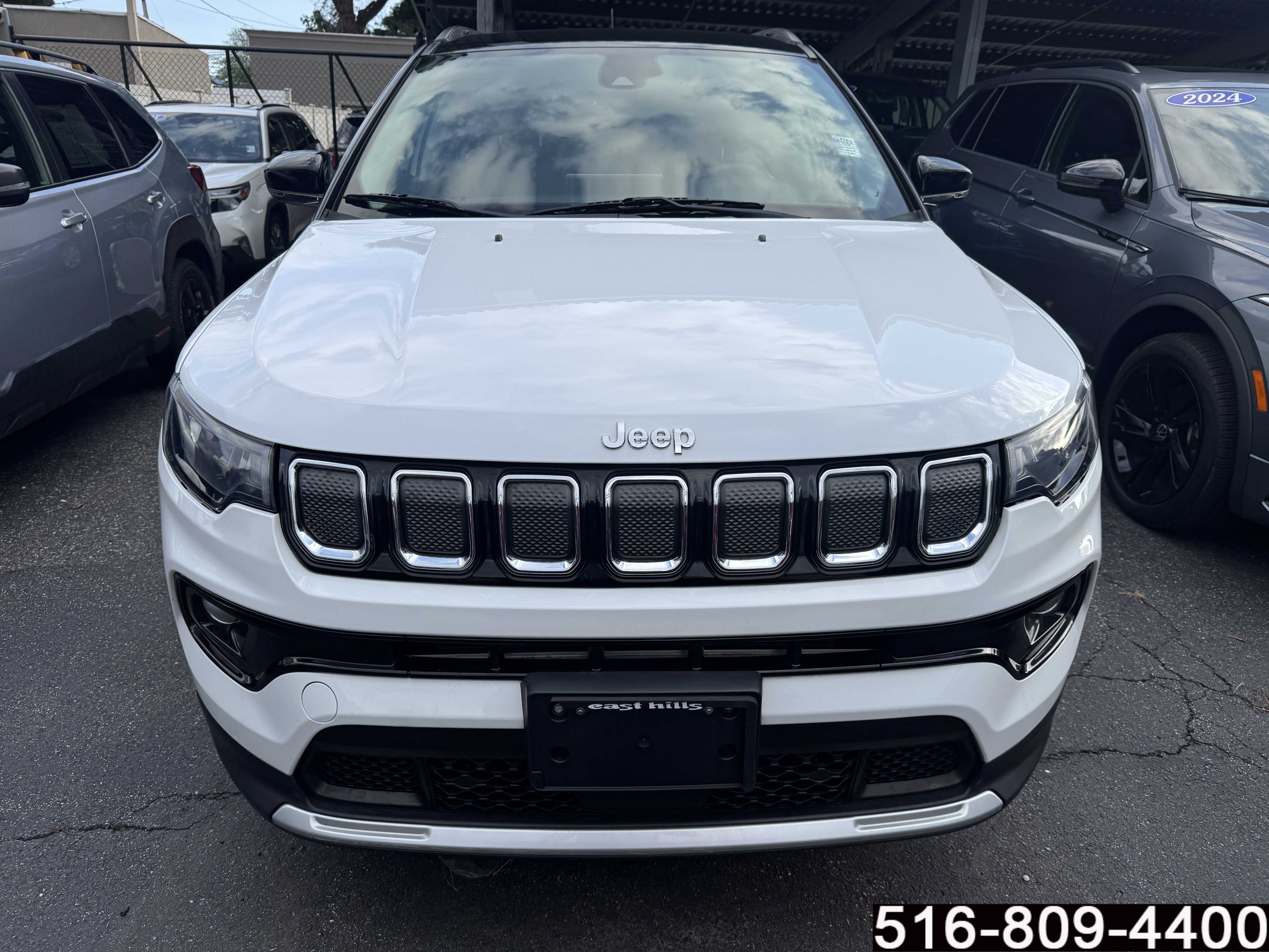 Used 2022 Jeep Compass Limited AWD/4WD image 2