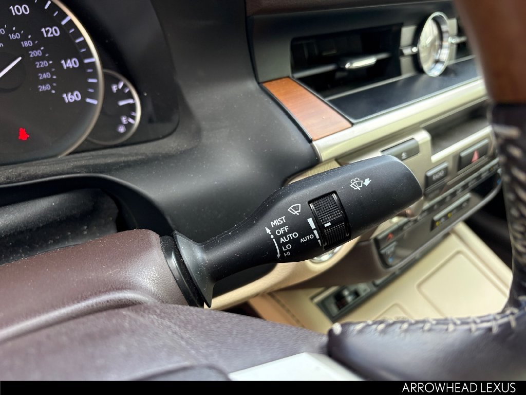 Used 2018 Lexus ES 300h w/ Luxury Package FWD image 21