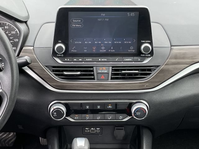 Used 2024 Nissan Altima 2.5 SV FWD image 16