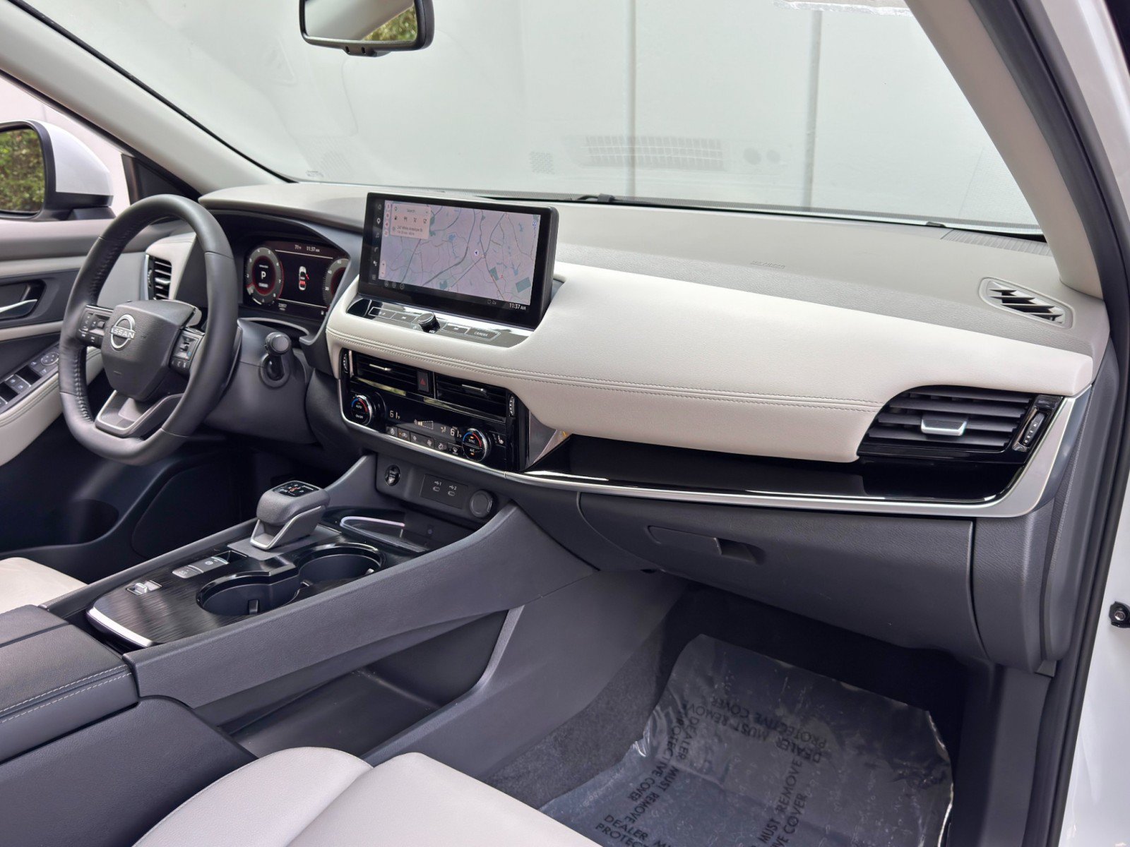 Used 2025 Nissan Rogue SL FWD image 13