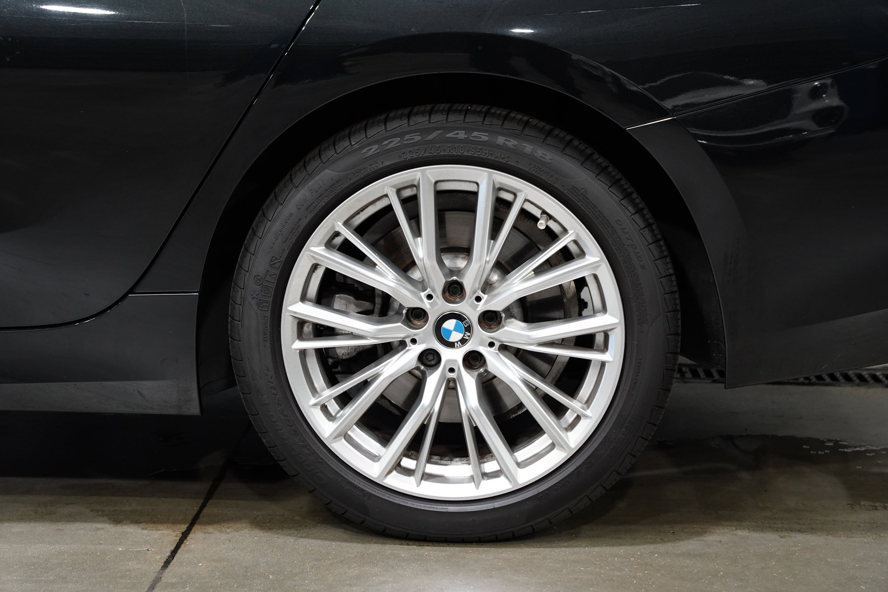Used 2023 BMW 330i xDrive Sedan w/ Premium Package AWD/4WD image 16