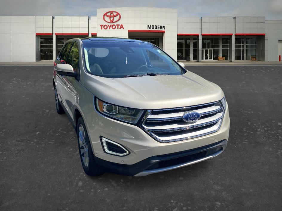Used 2018 Ford Edge Titanium w/ Equipment Group 302A AWD/4WD image 4