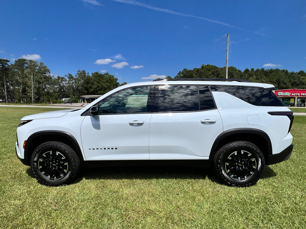 New 2026 Chevrolet Traverse Z71 w/ Driver Confidence Package image 2