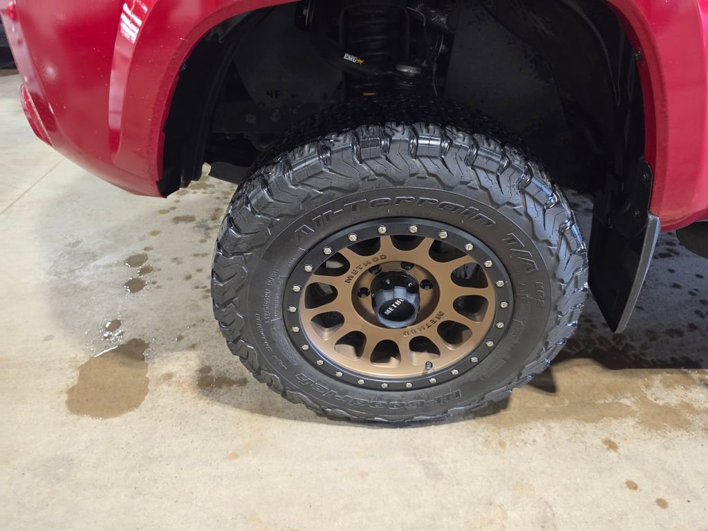 Used 2021 Toyota Tacoma TRD Sport w/ Technology Package AWD/4WD image 3