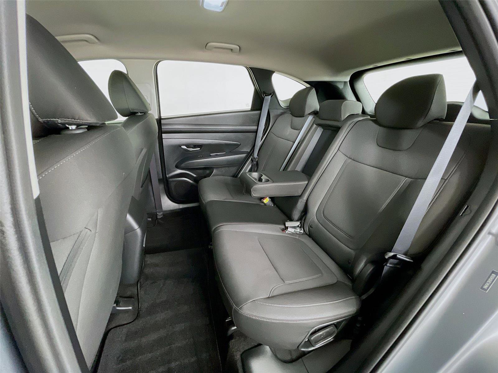 Certified 2025 Hyundai Tucson SE image 25