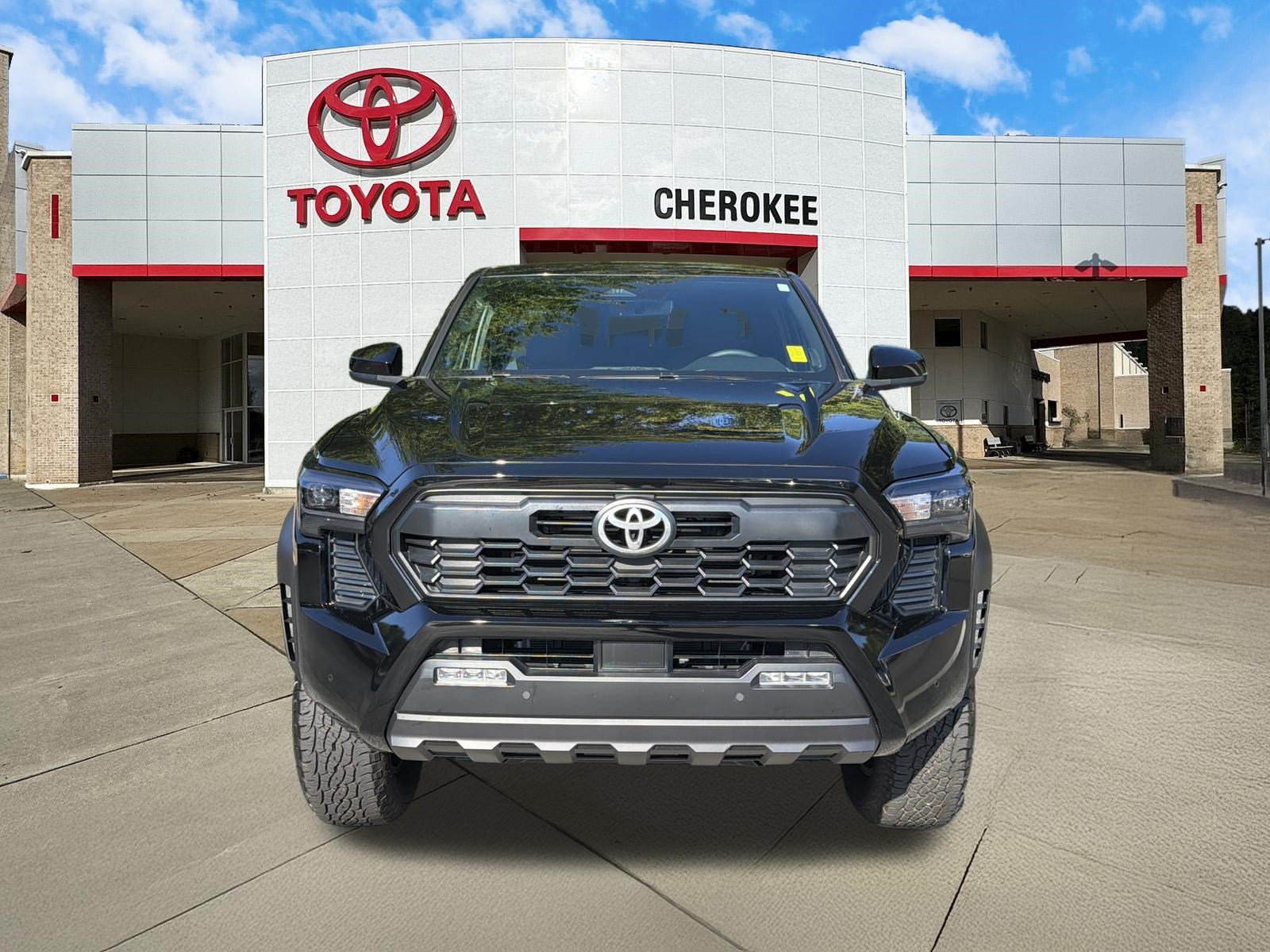 Used 2025 Toyota Tacoma TRD Off-Road w/ TRD Off Road Upgrade Package AWD/4WD image 2