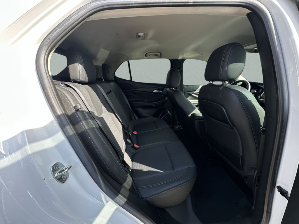 Used 2022 Buick Encore GX Select FWD image 33