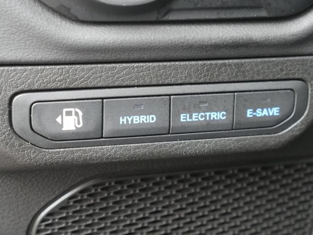 Used 2025 Jeep Wrangler Unlimited Rubicon 4xe AWD/4WD image 3