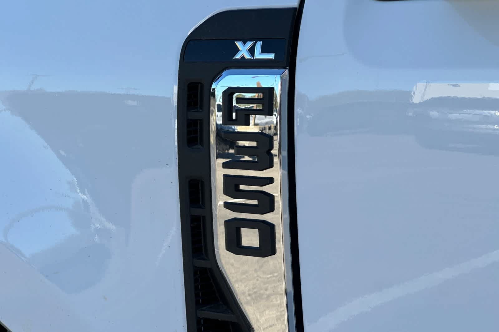 New 2026 Ford F350 XL w/ XL Chrome Package AWD/4WD image 26