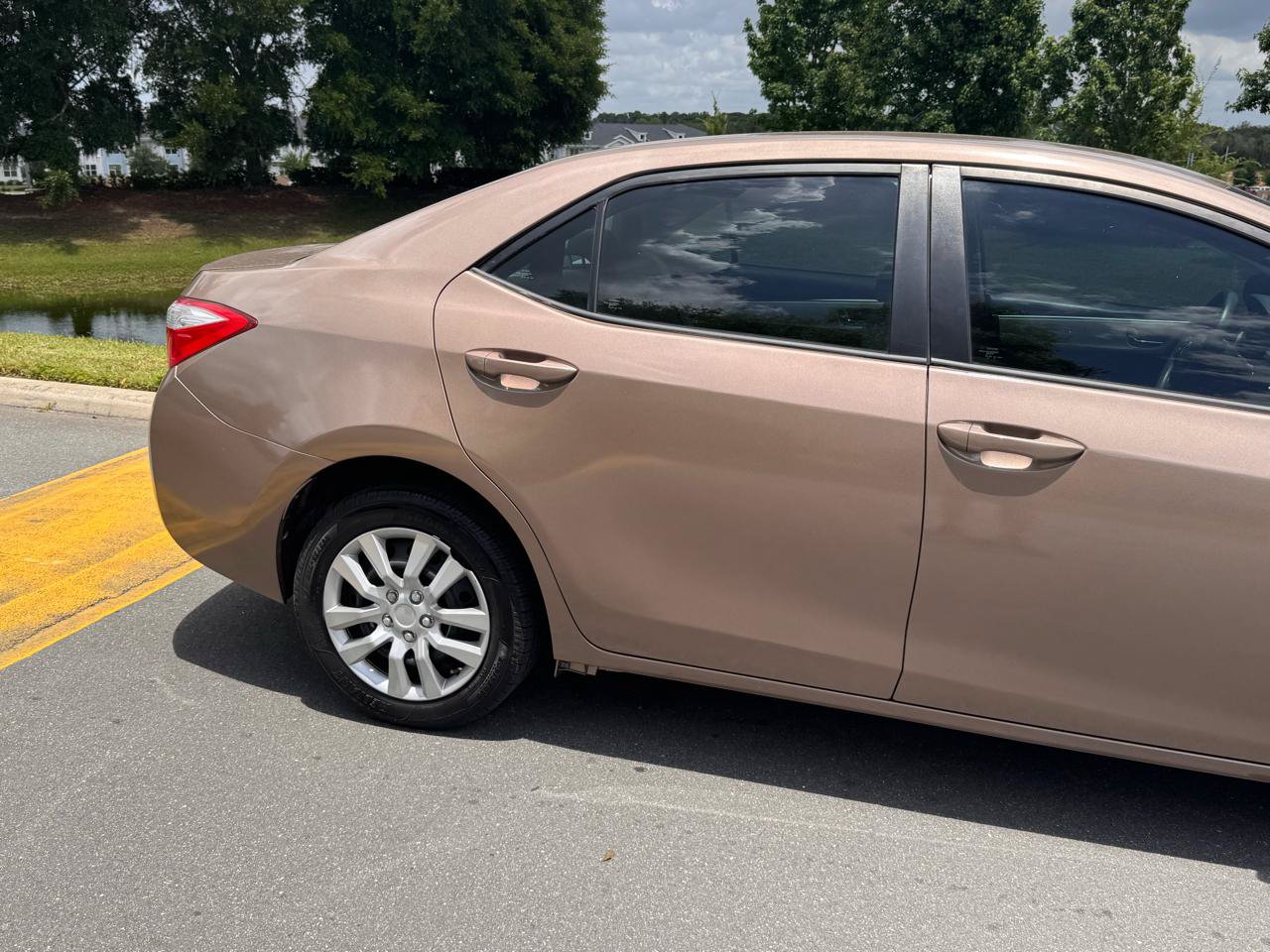 Used 2016 Toyota Corolla LE FWD image 34