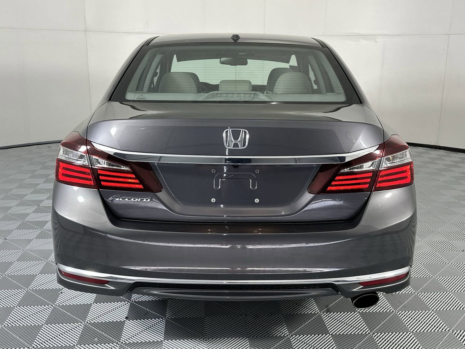 Used 2017 Honda Accord EX-L image 7
