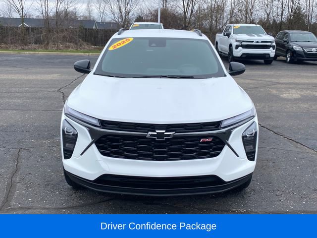 Certified 2025 Chevrolet Trax RS w/ Driver Confidence Package FWD image 3