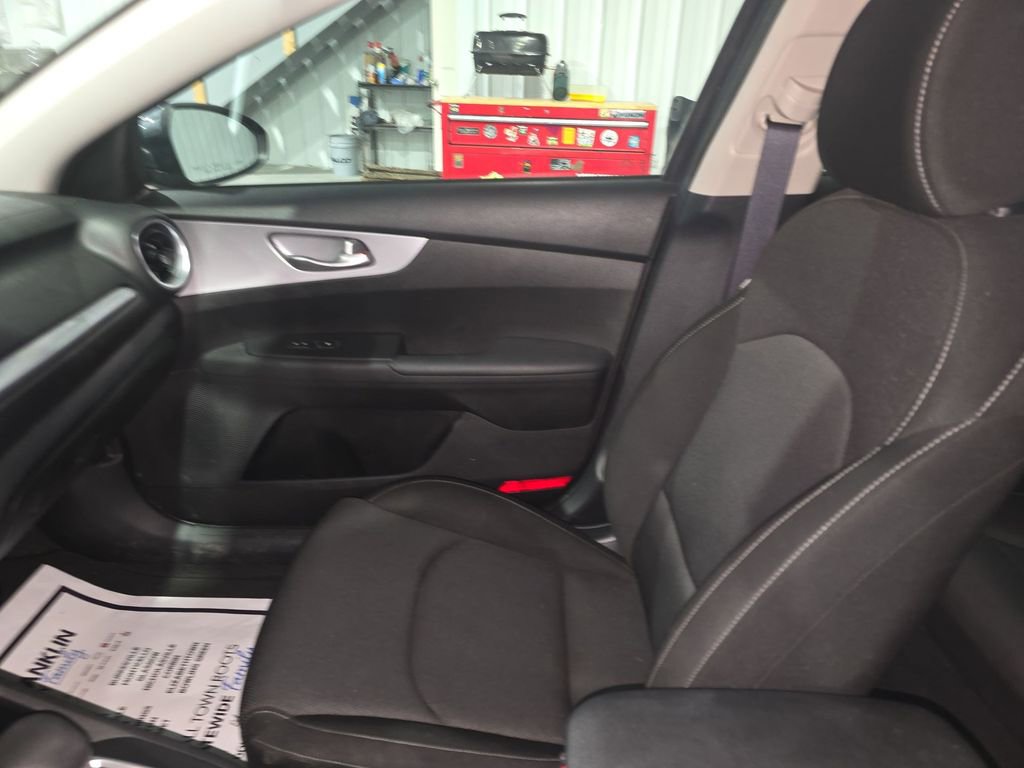 Used 2023 Kia Forte LXS image 10