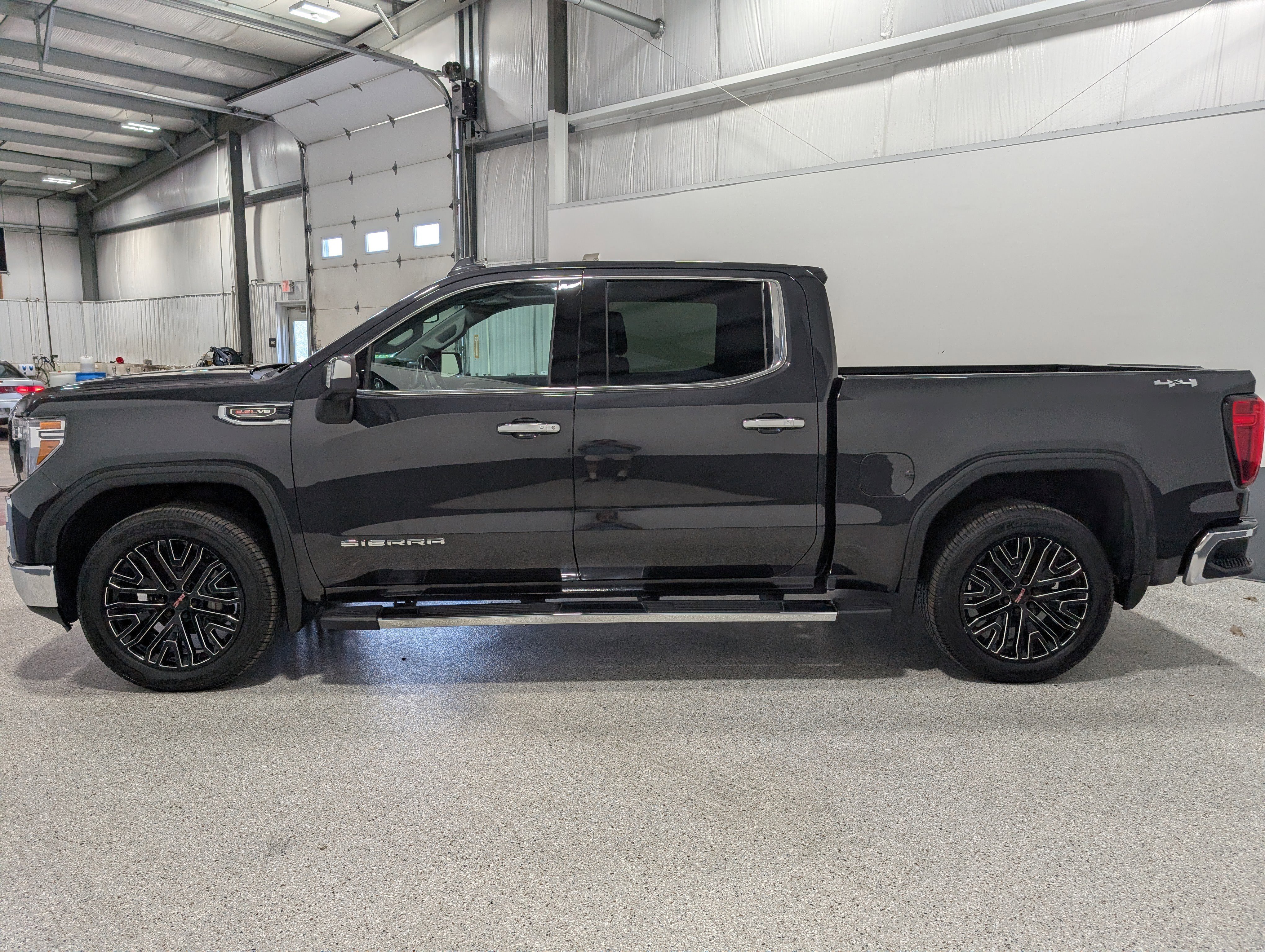Used 2020 GMC Sierra 1500 SLT w/ SLT Premium Plus Package image 6