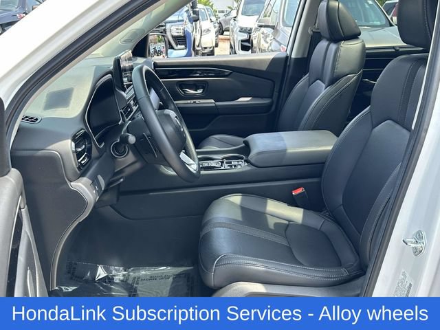Used 2025 Honda Pilot Touring image 14